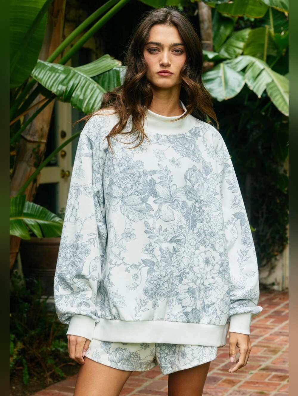Bucket List Set Floral White Gray Toile Oversized Matching Sweatshirt Shorts M